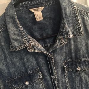 Blouse size medium, gorgeous!! 🌼